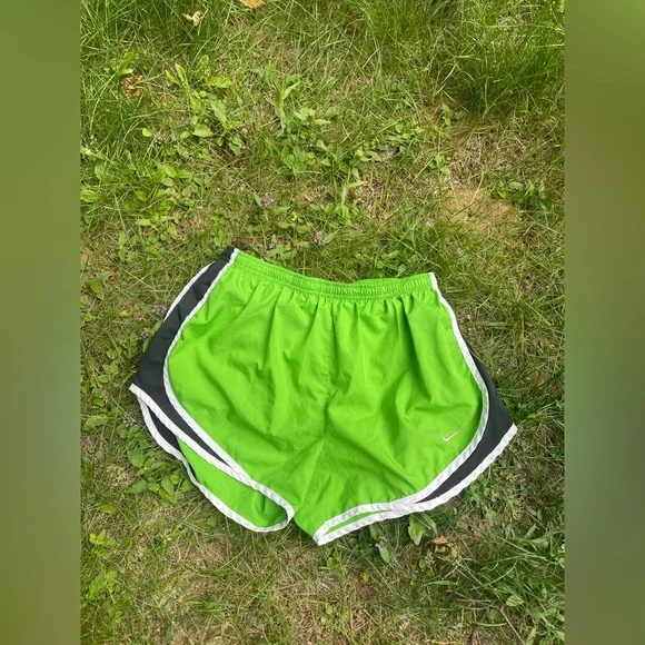 Nike shorts size large - Picture 1 of 3